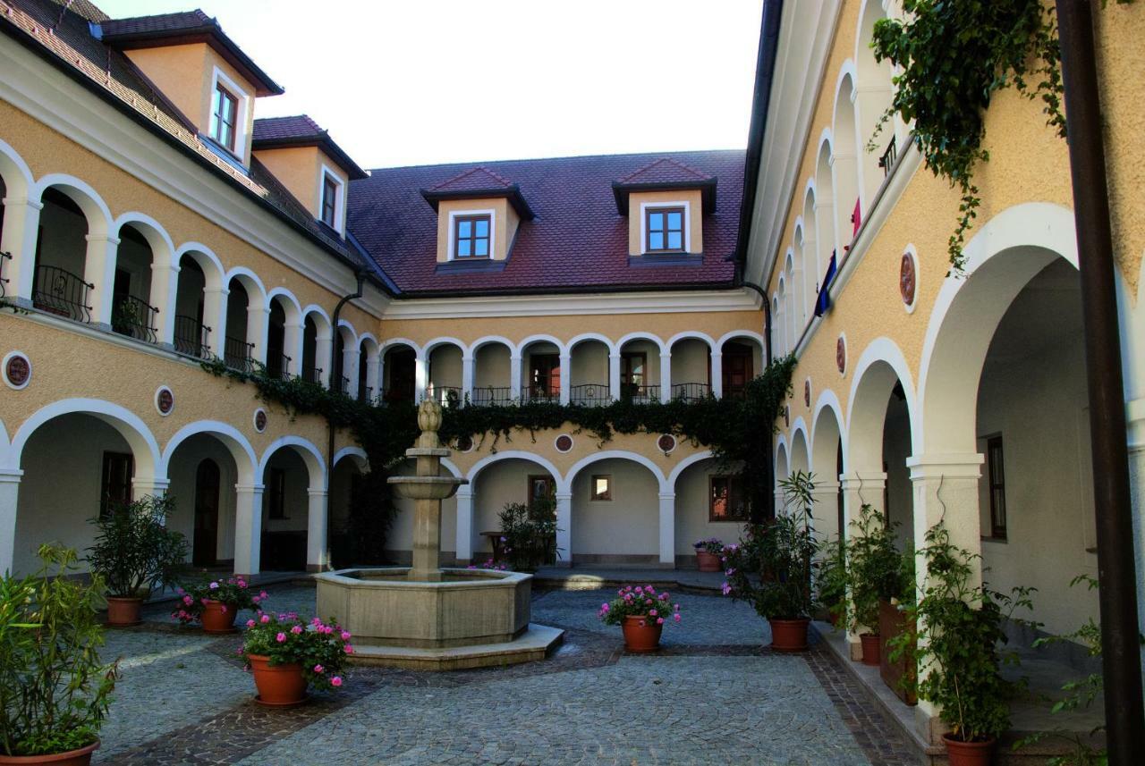 Almtalhotel Appartements In Pettenbach Kültér fotó