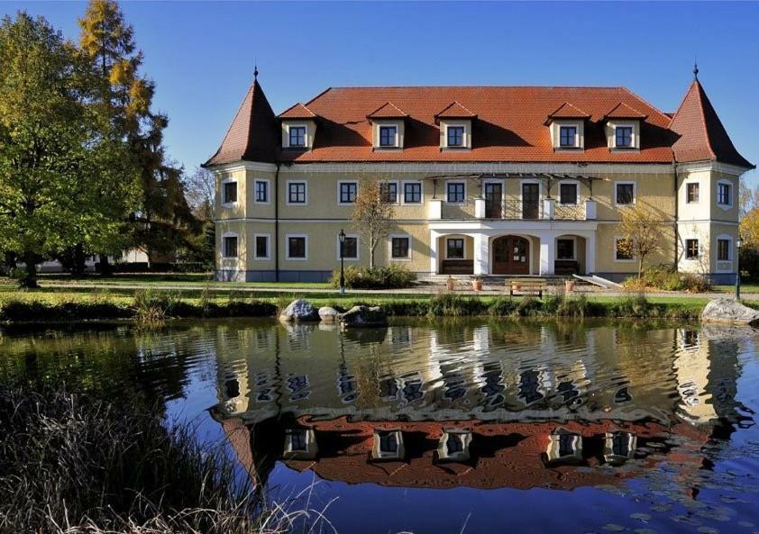 Almtalhotel Appartements In Pettenbach Kültér fotó