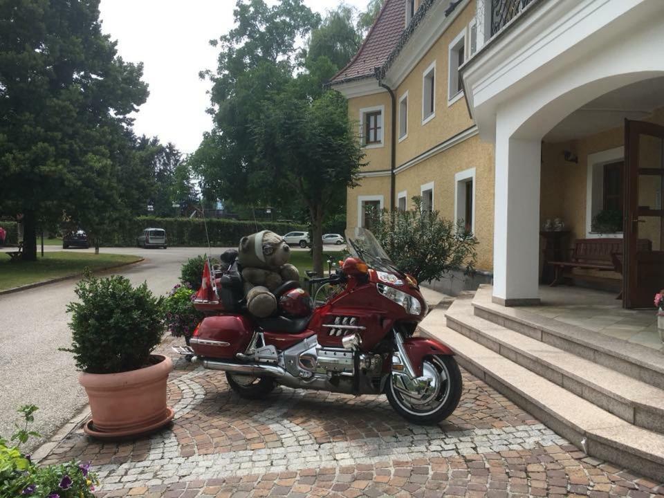 Almtalhotel Appartements In Pettenbach Kültér fotó